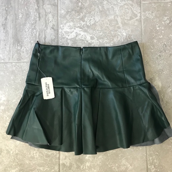 NWT Forever 21 Dark Green Faux Short Skirt - Picture 3 of 6
